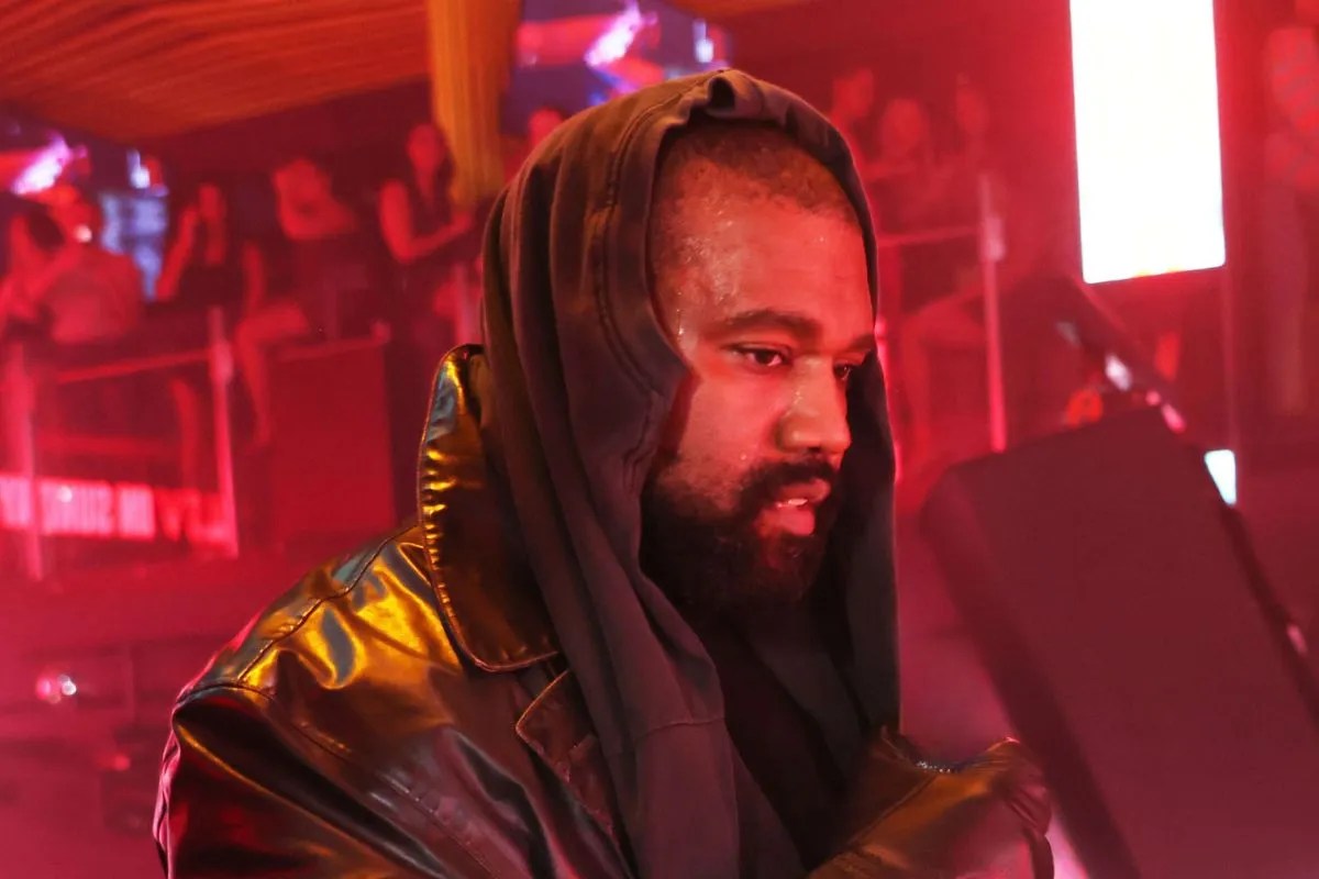 Boston 87.7 FM tweet media