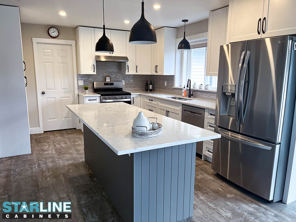 starlinecabinet's tweet image. ✨ Project Spotlight: A Fresh Take on Classic Comfort
This newly completed Starline kitchen reno brings timeless design into the present with clean lines, layered neutrals, and a touch of bold contrast. 
Contact us: 
📞1 604-792-7790 📩info@starlinecabinets.com #KitchenRenovation