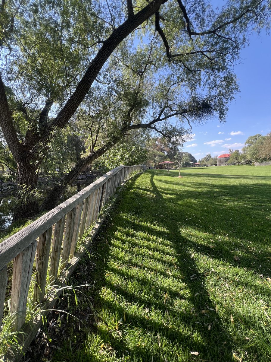 Fisioterapeuta Julio César González tweet media