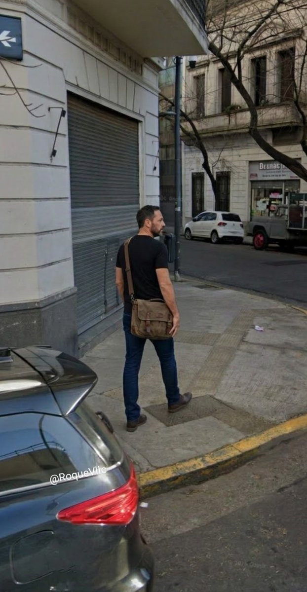 Causa $Libra. Hoy Maxi Ferraro pidió sacar al fiscal e interpelar a Javier, Karina y Adorni (aunque no era jefe de gabinete en esa época). Pero el mismo Maxi hace una semana estaba  por la calle San José a las 6:20 AM  y se lo vio entrar en el 1111. Saquen sus conclusiones