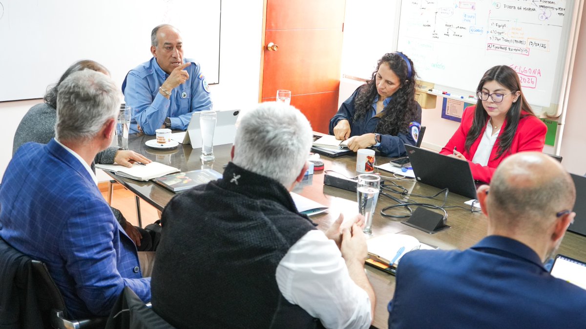ParquesColombia's tweet photo. Conservar la naturaleza es un trabajo en red 🌐
Hoy inicia la misión de intercambio con @EUROPARC , @Federparchi, @AicsBogota y @UEenColombia, un espacio para dialogar sobre gobernanza, ecoturismo y cooperación internacional para fortalecer las áreas protegidas.

Intercambiamos experiencias, programas estratégicos y oportunidades de cooperación en gestión, ecoturismo sostenible y gobernanza.

Avanzamos hacia la consolidación de un Memorando de Entendimiento que formalice esta alianza y proyecte acciones conjuntas 🌿