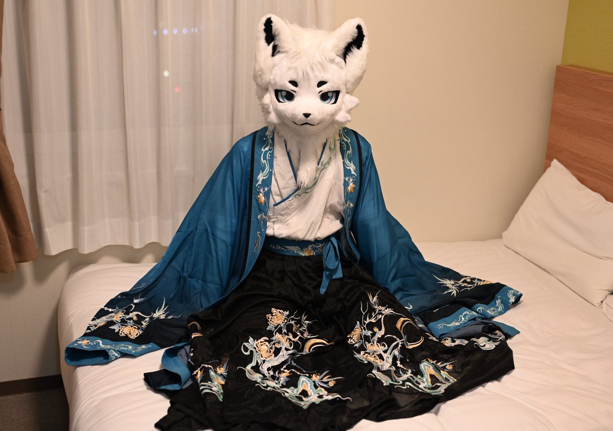 小白(こはく) tweet media