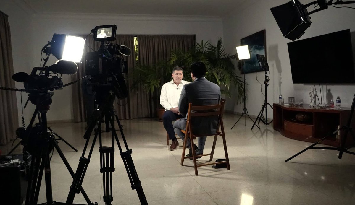 La dictadura cubana se prepara para anunciar la PERESTROIKA esta noche.

La mismas medidas que anunció la Unión Soviética antes de su colapso.

Se producirá por orden de Estados Unidos. Lo anunciará Oscar Pérez-Oliva Fraga, nieto de Raúl Castro. Díaz Canel está fuera del anuncio.