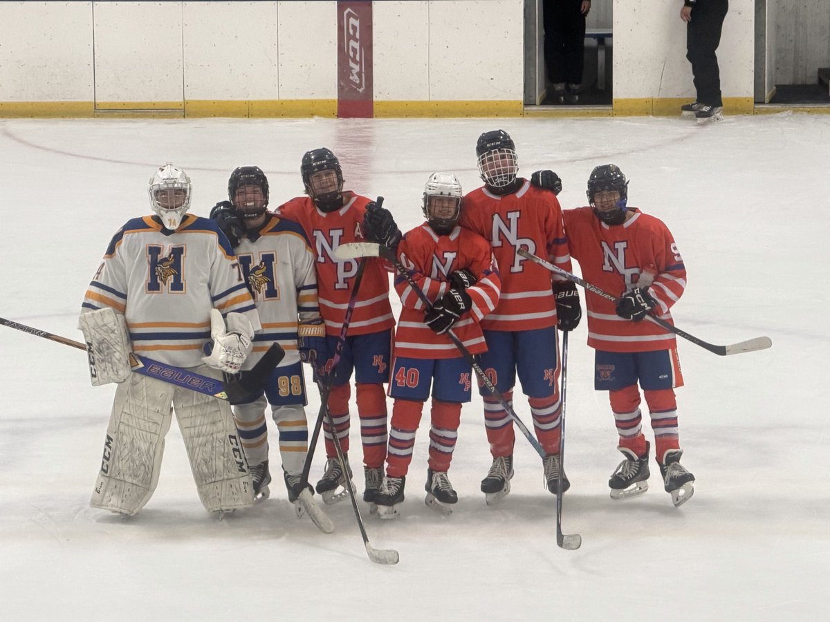rwhite1098's tweet photo. Thank you to @FHHockey for the great year and the opportunity to play for JV hockey. Thank you @da06634 for the JV Viking award. https://t.co/HqPBQhXuvc