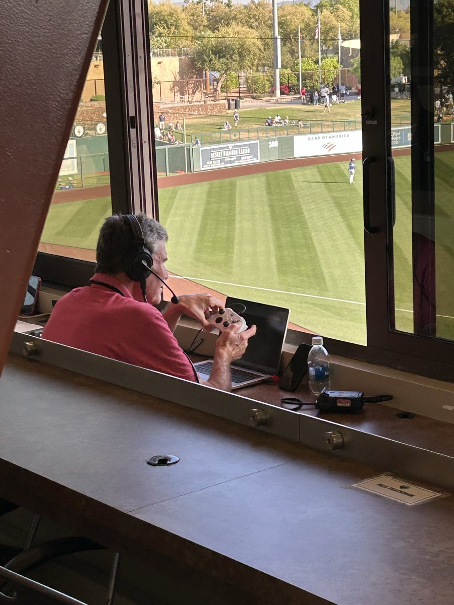 Curt Hogg tweet media