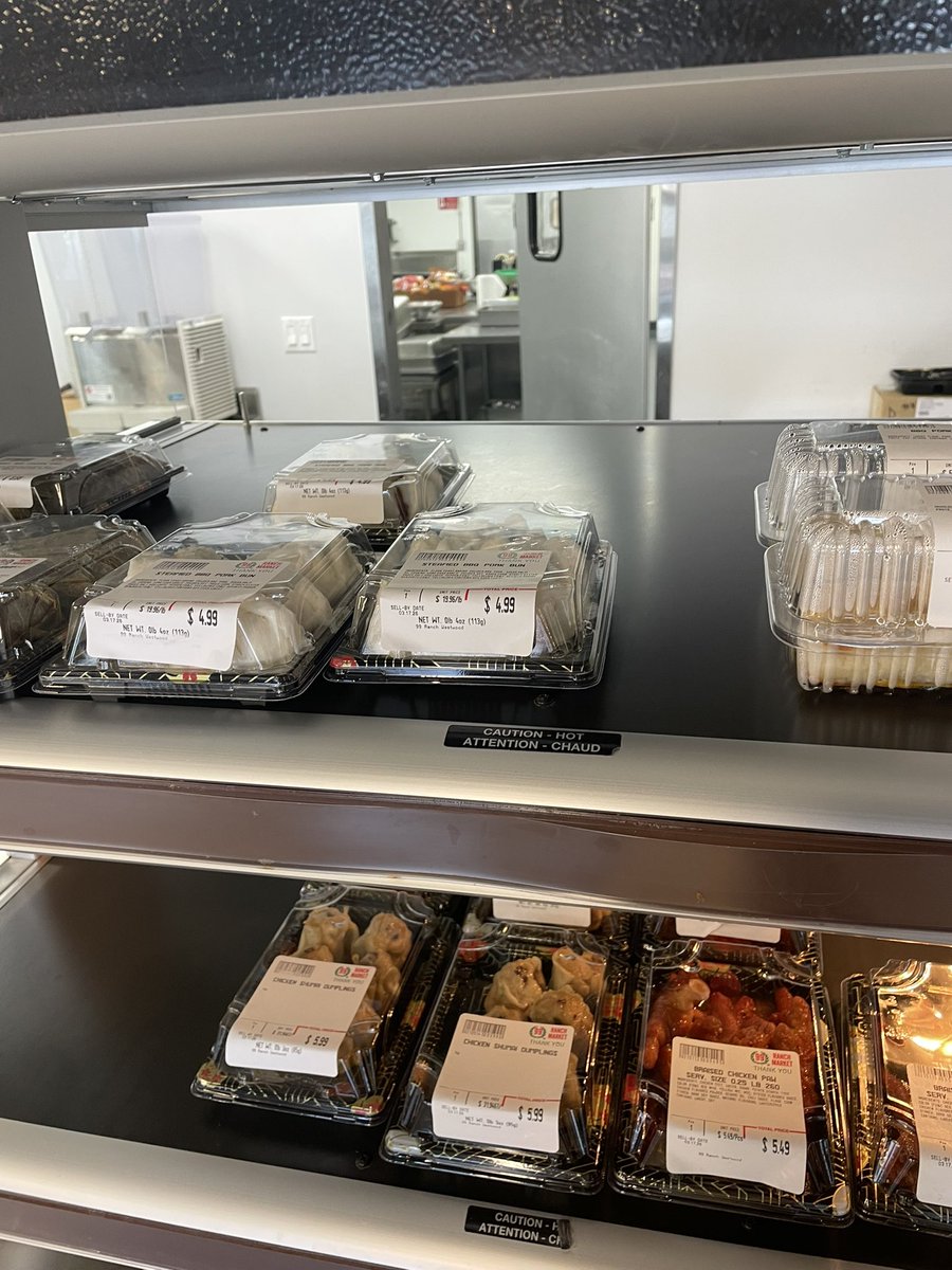 The guy in front of me took all the shrimp 🍤😅 so I had no choice but to grab double beef broccoli 🥦🥩 for my picky eater daughter. 😂

Has this ever happened to you in a food line?

#MomLife #FoodLine #PickyEater #DinnerTime #ParentingMoments #RealLife #FoodStories