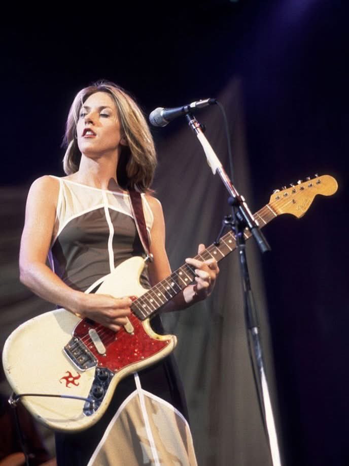 Motobec810's tweet image. #LizPhair photos from 1998  “Guyville Tour Full Show 2023” youtu.be/RmJowyLo4GA?si… #livemusic #indiemusic #music See her 9/25 #OceansCallingFestival #Maryland #musicfestival @OceansCallingMD