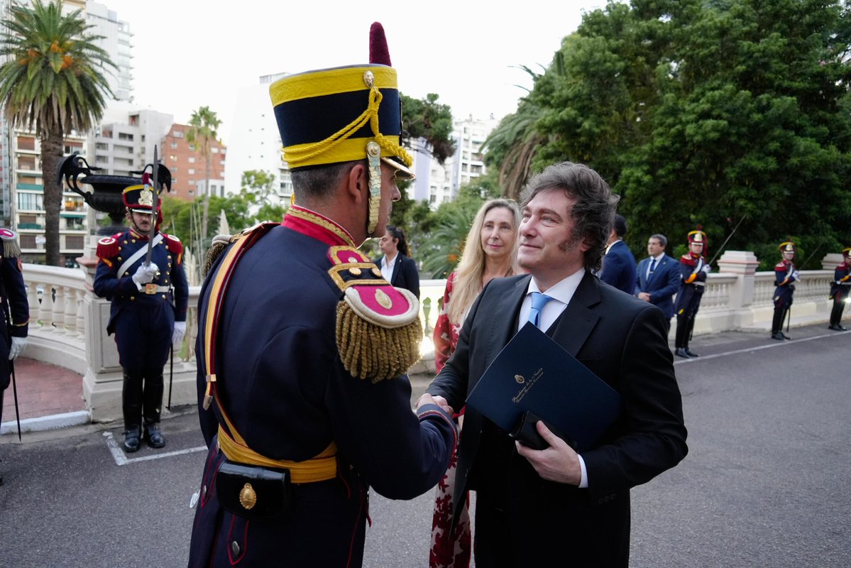 Ministerio de Defensa tweet media