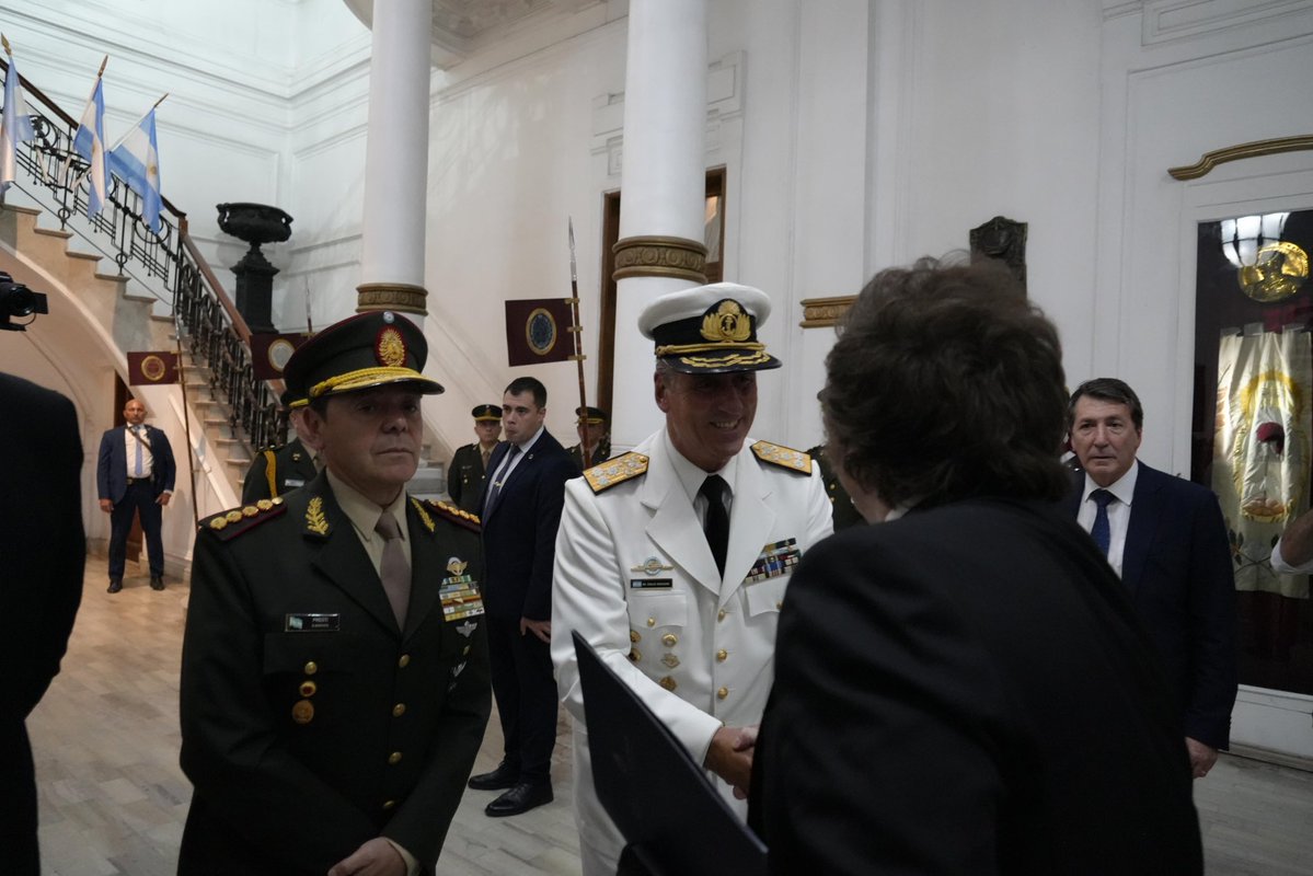 Ministerio de Defensa tweet media