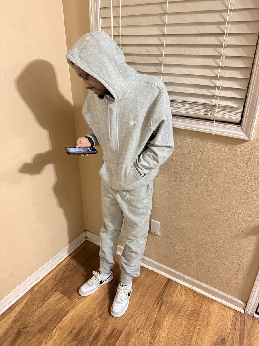 lilaaron77's tweet photo. D boy 🏚️ https://t.co/K8YYmtl0Kq
