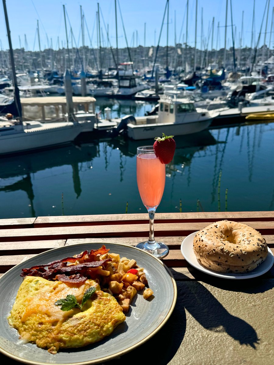 Humphreys Half Moon tweet media