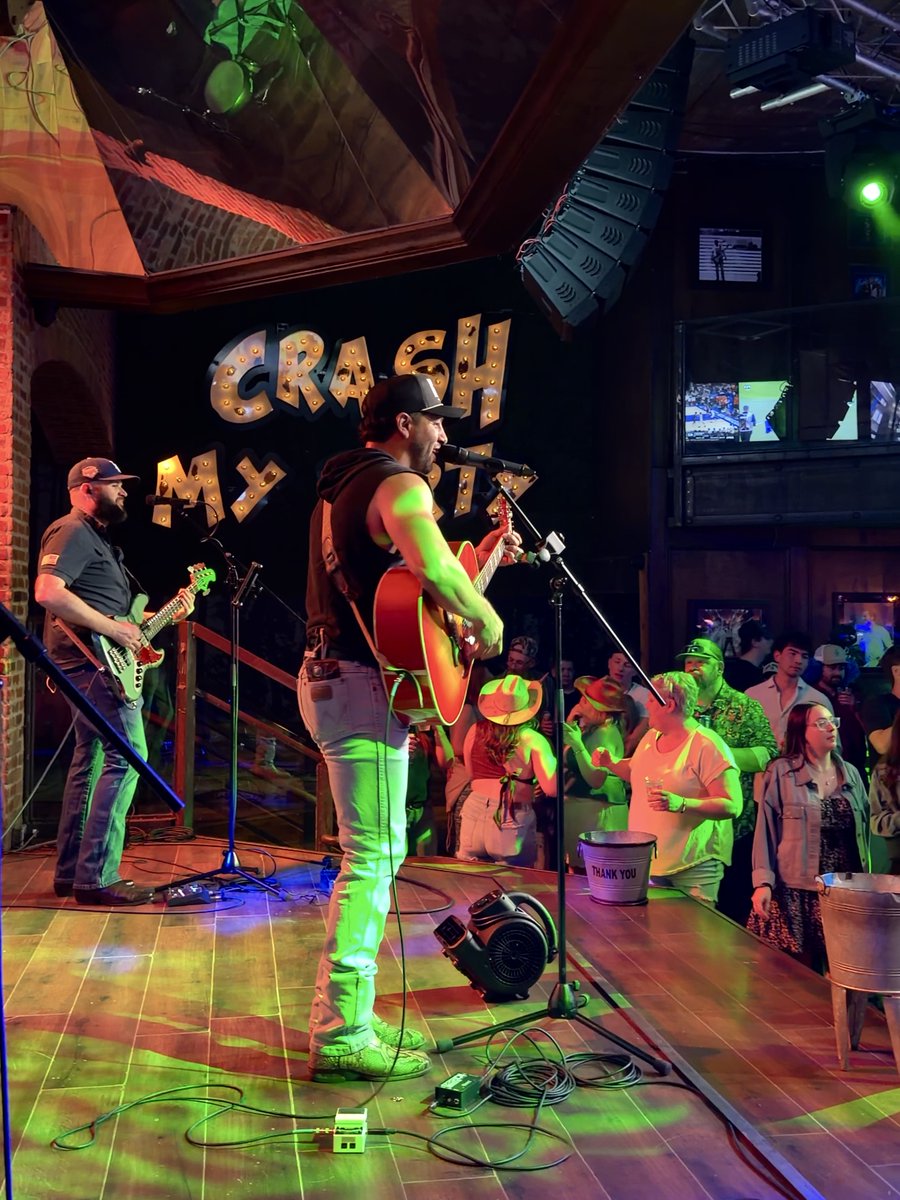 Luke's 32 Bridge tweet media