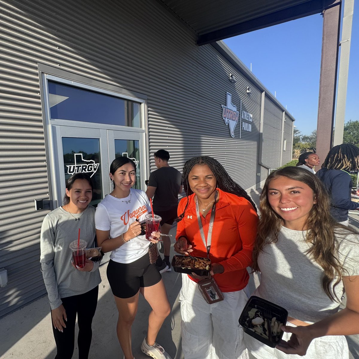 UTRGV Track & Field/XC tweet media