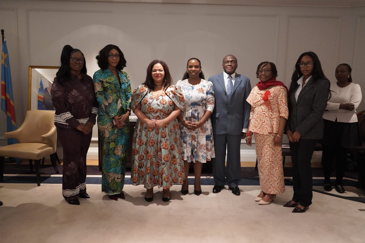 RDC_Minafet's tweet photo. 🇨🇩🇬🇧 | Dans le cadre du renforcement du dialogue avec la diaspora, et à l’occasion du mois dédié aux Droits des Femmes, la Ministre d’État, Thérèse Kayikwamba Wagner (@RDCongoMAE), a échangé ce 16 mars à Londres avec une trentaine de représentantes de la diaspora féminine congolaise au Royaume-Uni.

Moment d’écoute et d’échanges constructifs : la Ministre d’État a salué l’engagement de ces femmes de la diaspora, tout en présentant les efforts déployés par le Gouvernement pour le retour de la paix et le renforcement de l’accompagnement de la diaspora congolaise.

@Presidence_RDC 
@PrimatureRDC 
@Com_mediasRDC