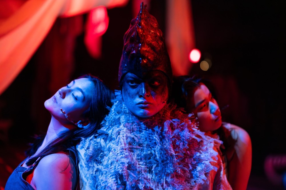 BuzzCenterStage tweet media