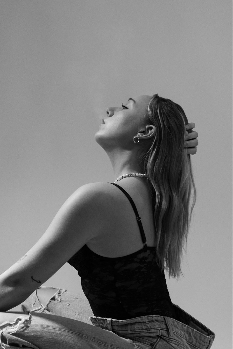 Distort_tears's tweet photo. Séance avec Lise https://t.co/DWOg1KrTtJ
