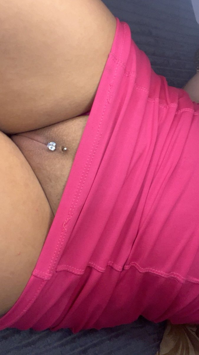 DiabaLoira14's tweet photo. Troquei meu piercing, gostaram?🤤😍 https://t.co/iakreWR75S