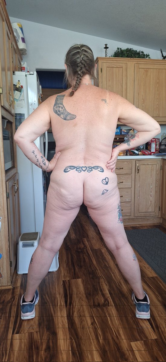 AzRed 🔞 tweet media