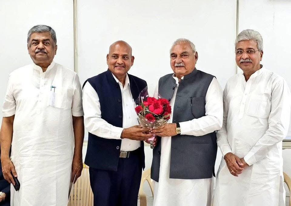 हरियाणा से राज्यसभा सांसद के रूप में निर्वाचित होने पर कर्मवीर सिंह बौद्ध जी को हार्दिक बधाई एवं शुभकामनाएँ।

आपके सफल, उज्ज्वल और जनहितकारी कार्यकाल के लिए हार्दिक मंगलकामनाएँ।
