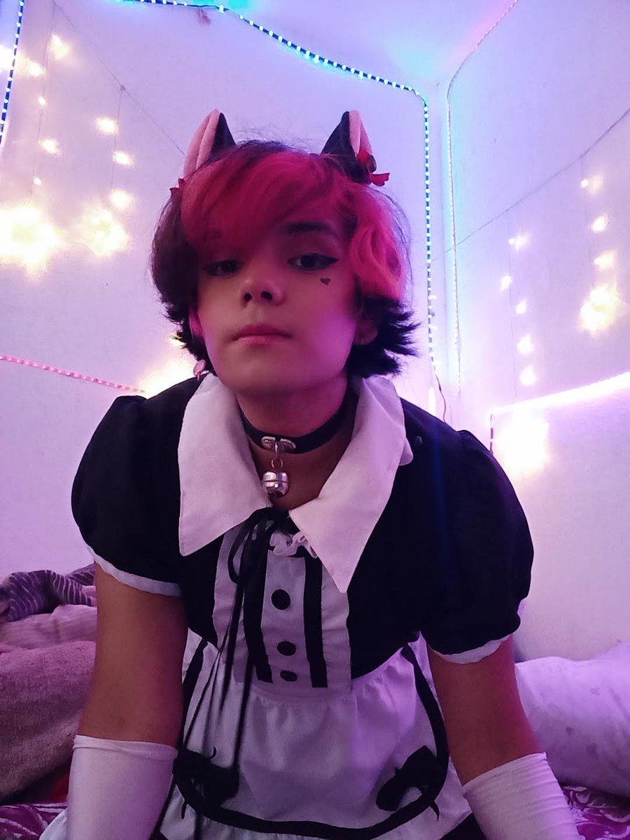 femboypink tweet media