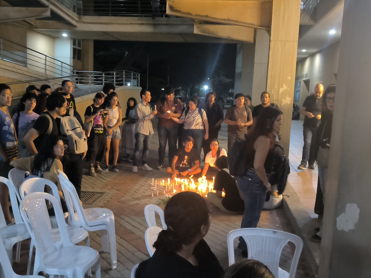 El Espejo tweet media