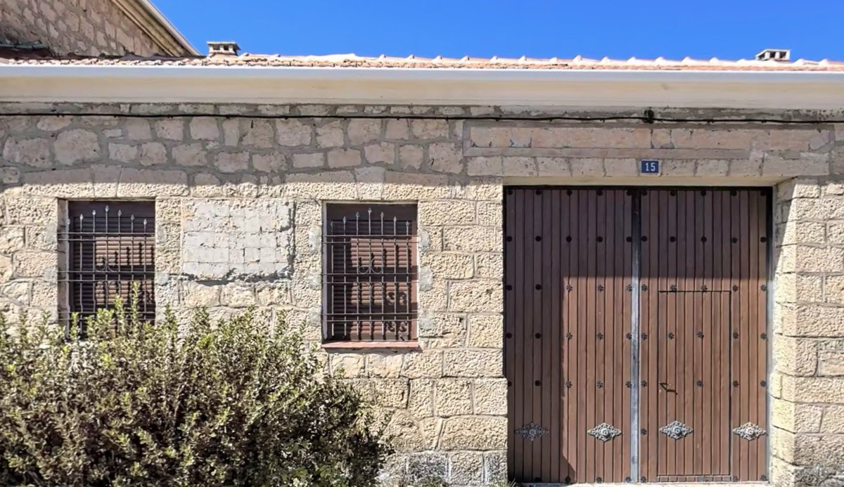casa_cuartel's tweet photo. #cadadíauncuartel (1534)
Hoy vamos a conocer la antigua #casacuartel de #Selas (Guadalajara):
📐 Ángel de la Morena Suárez
💶 Ayuntamiento de Selas
🗓 ca. 1956
📍 40,95329° N, 2,09951° O
🏘️ ¿8?
1/4 https://t.co/7mDylP9YqM