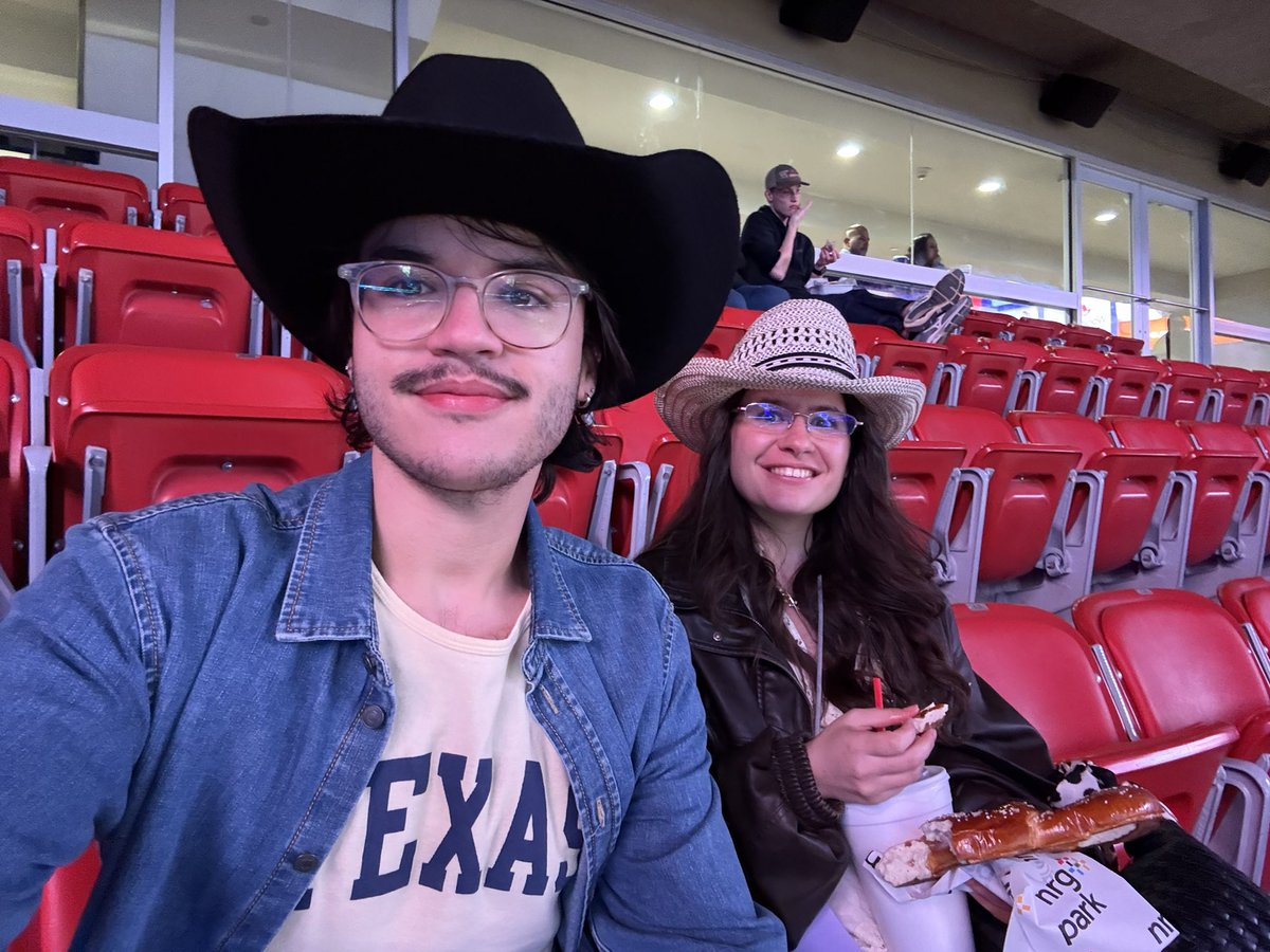 Rafael ✹ tweet media