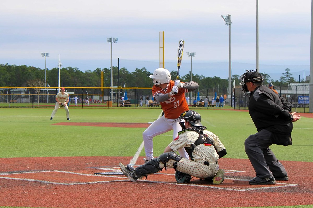 jytbaseball25's tweet photo. W to start week behind plate at PCB. Cyclones over Texas. https://t.co/SA7ASst3bi