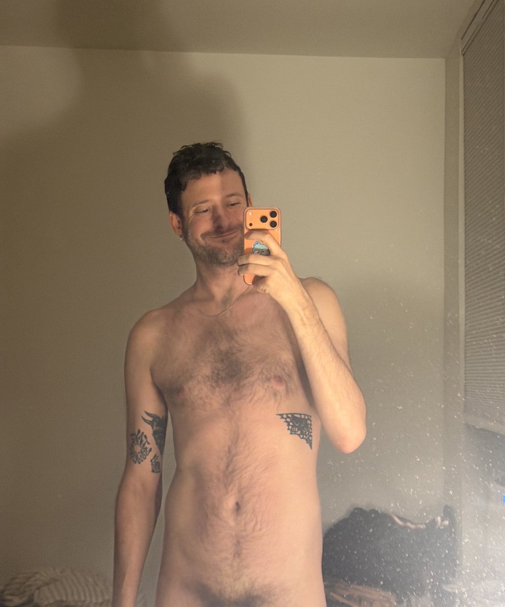 chekhov’s gundle tweet media