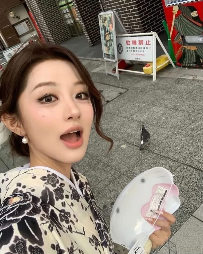 Out Of Context Japan tweet media