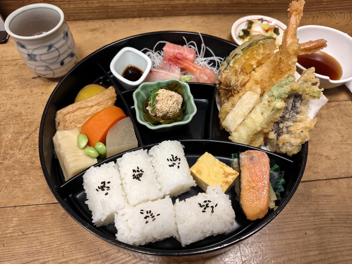 kohtarou3740's tweet photo. 昨日のランチ

#かき忠 https://t.co/W4Ga6qxpcK