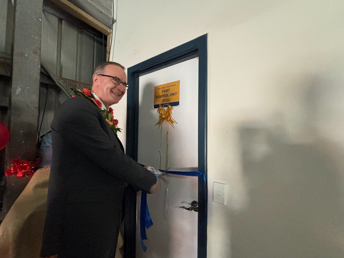 UK in Tonga tweet media