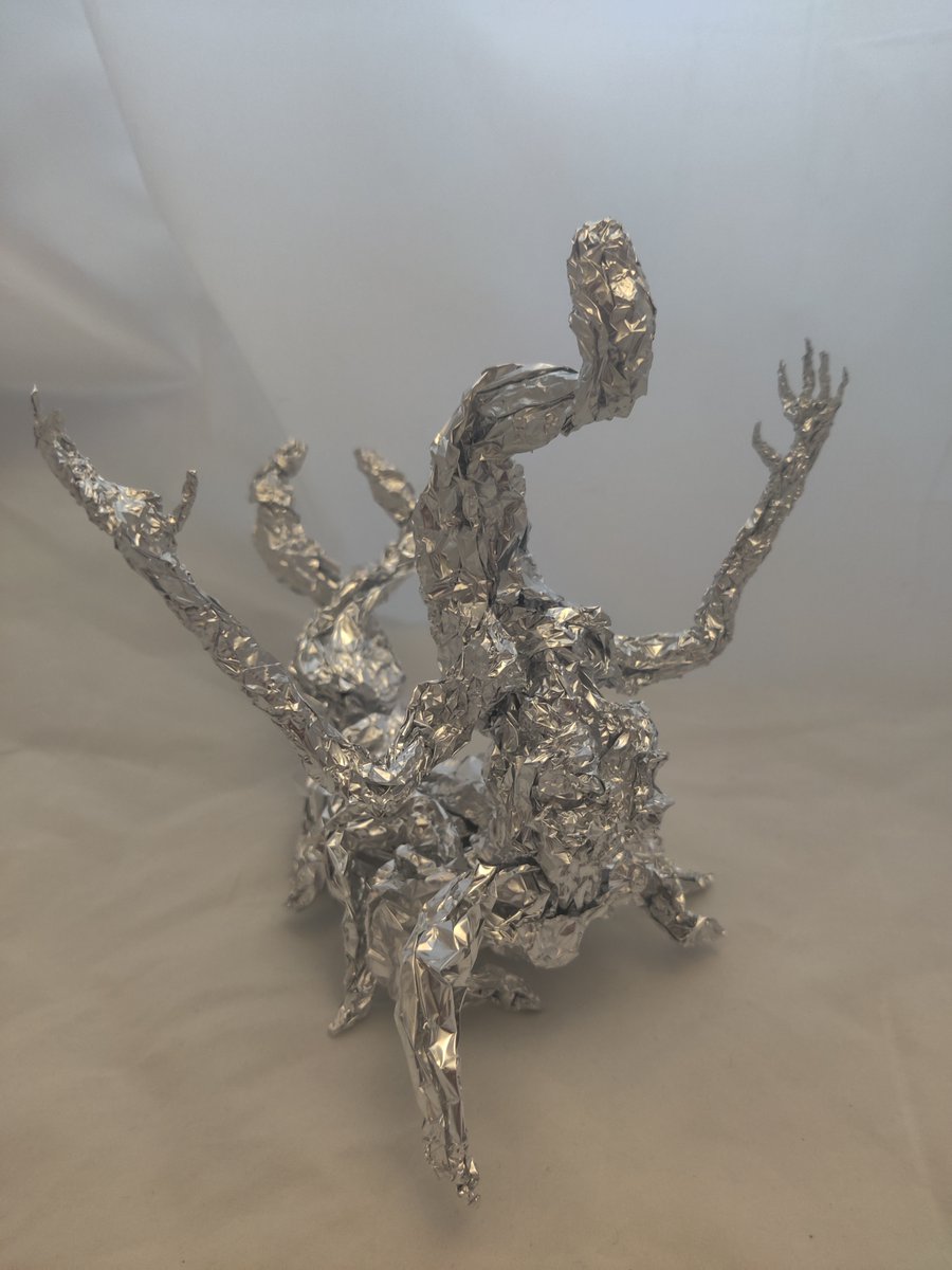 Metyr Mother of Fingers - Aluminum Foil Sculpture
#foil #sculpture #art #fanart #metyrmotheroffingers #metyr #motheroffingers #eldenring #eldenringfanart #eldenringboss #eldenringshadowoftheerdtree #videogame #videogames #videogamefanart #fromsoftware