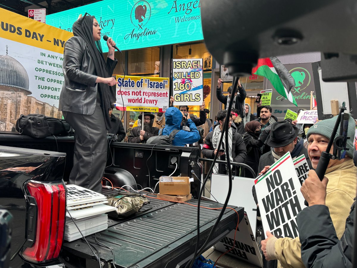 NetureiKarta's tweet image. #Jews joining hundreds at the #Qudsday protest in #Timessquare, condemning the #Zionist war on #Iran and showing solidarity with #Palestine and Iran, on Friday, March 13, 2026.