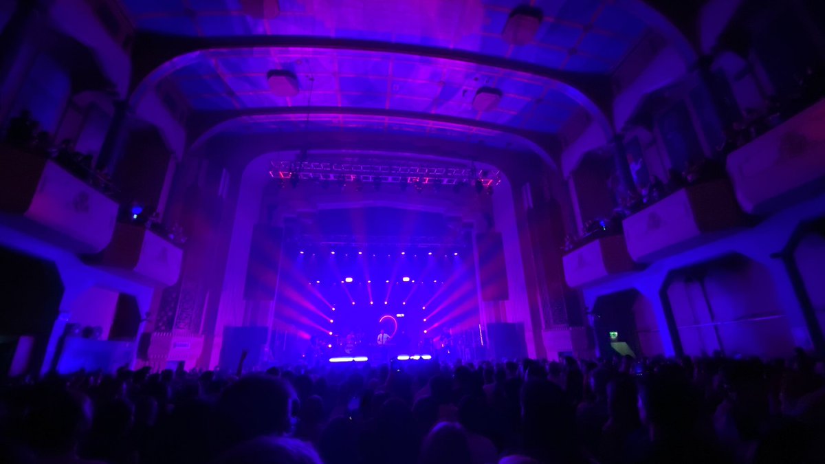 ItsNealHannah's tweet photo. #SFG live in Glasgow 🔥 https://t.co/XE4C0178BT