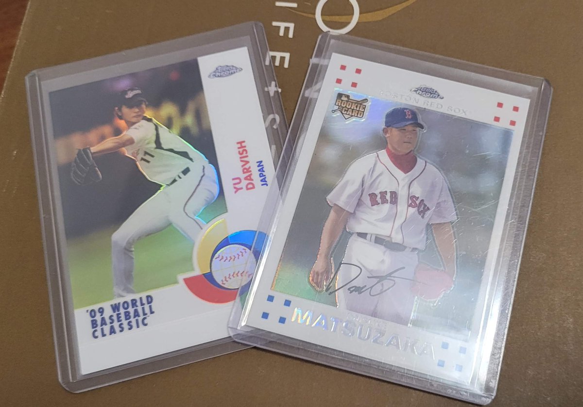I know they just got eliminated, but in honor of #SamuraiJapan 🇯🇵, I just nabbed these two aces:
1. 2009 Topps Chrome #WBC Yu Darvish (Refractor /500)
2. 2007 Topps Chrome Daisuke Matsuzaka RC (White Refractor /660)

Love the matching white.