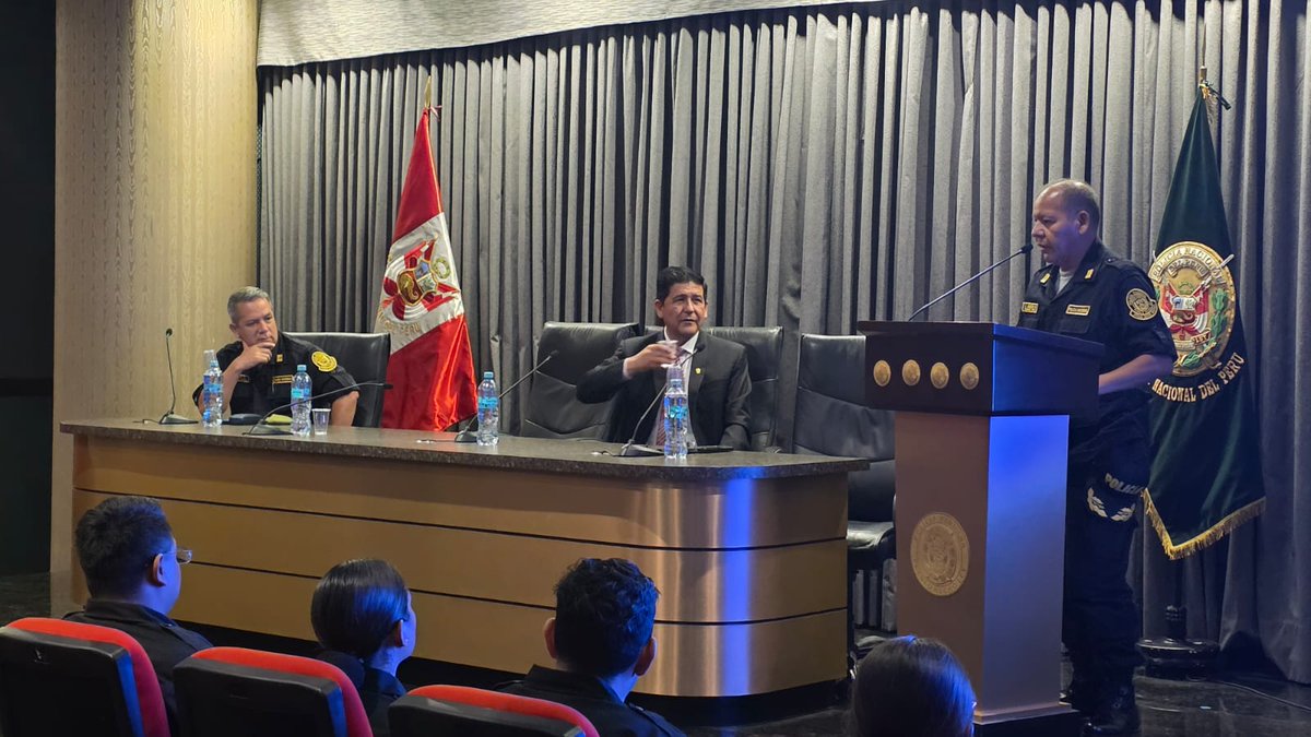 Policía Nacional del Perú tweet media