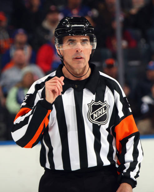 ScoutingTheRefs's tweet photo. Refs for @penguins @Avalanche are Chris Rooney (#5) and Trevor Hanson (#14). Tonight's officials: https://t.co/bxew3TVRoo
#PITvsCOL #LetsGoPens #GoAvsGo #Pens #Avs https://t.co/QS3bNTHSPb