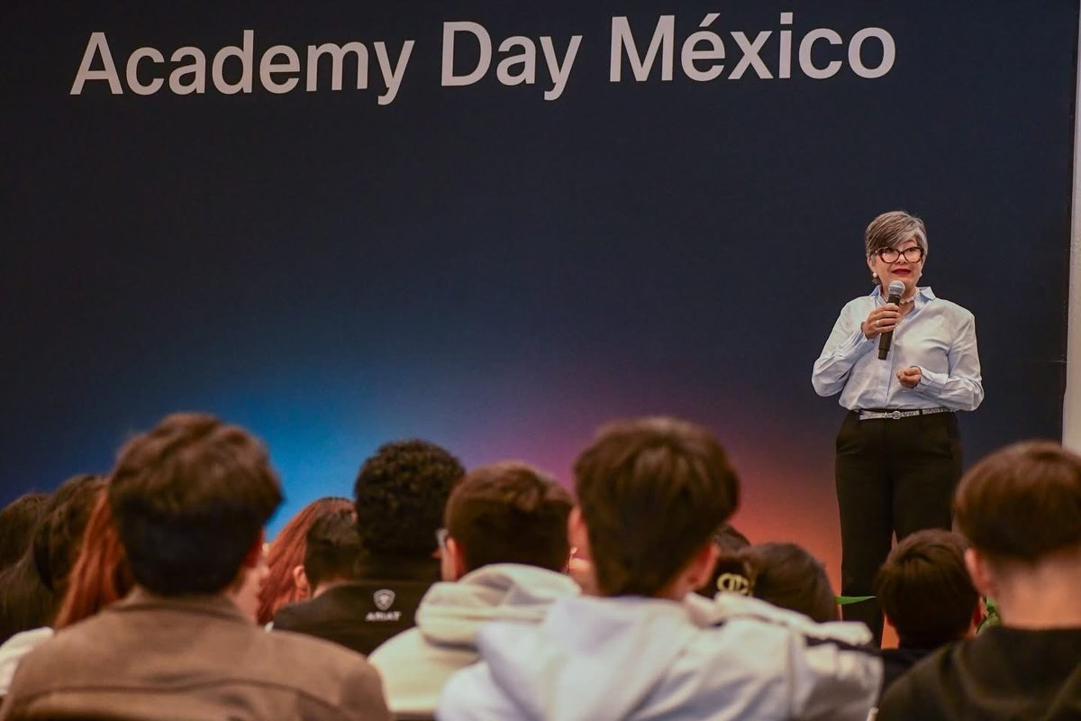 Networking Academy tweet media