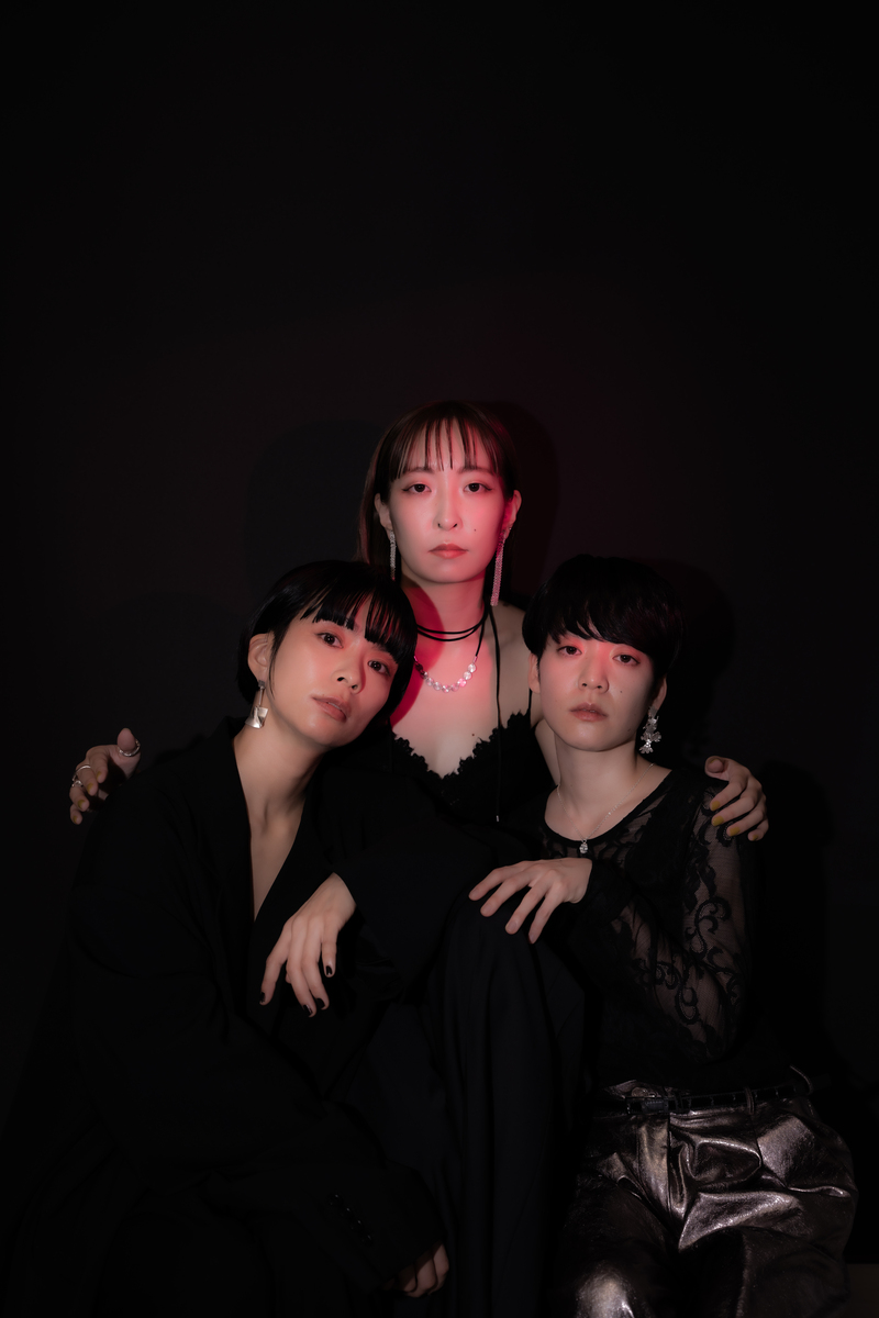 オトトイ tweet media