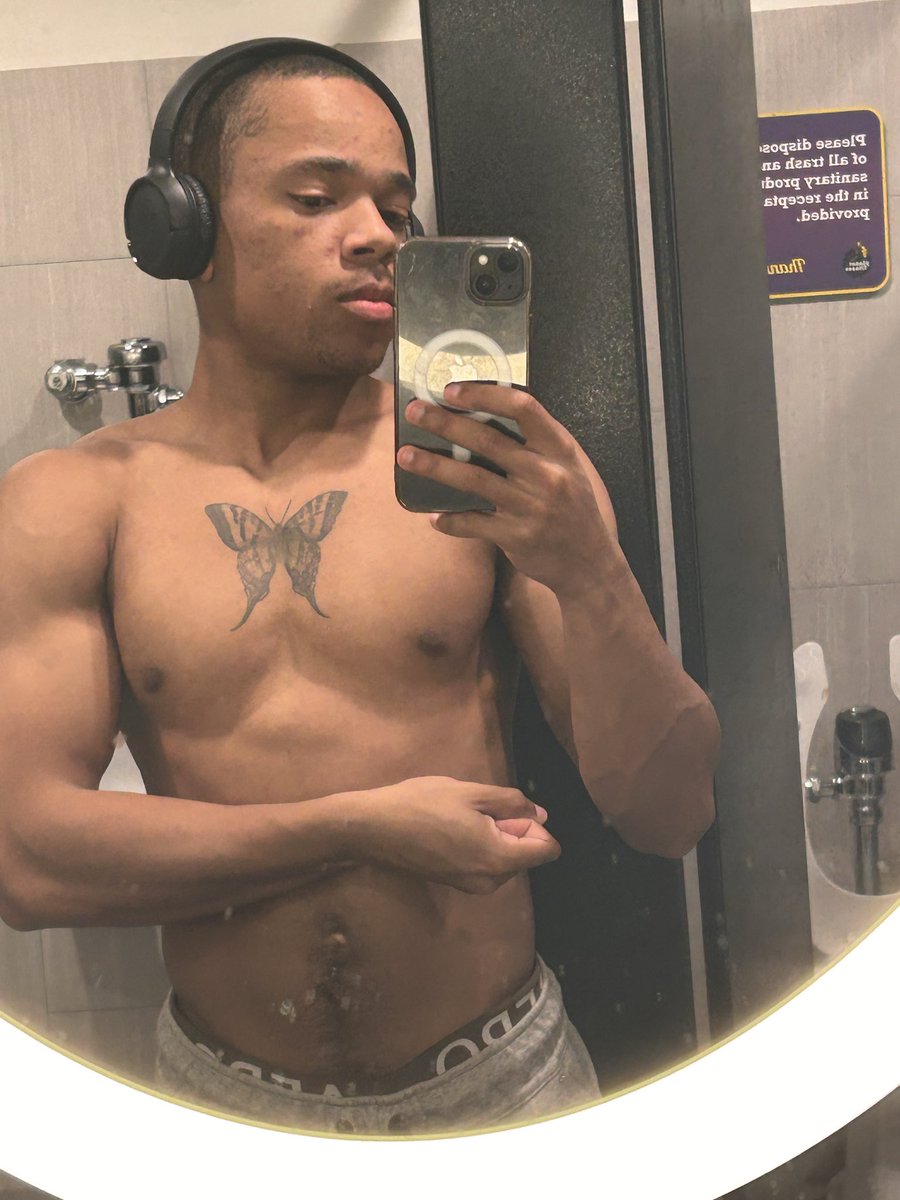 C H E E Z Y tweet media