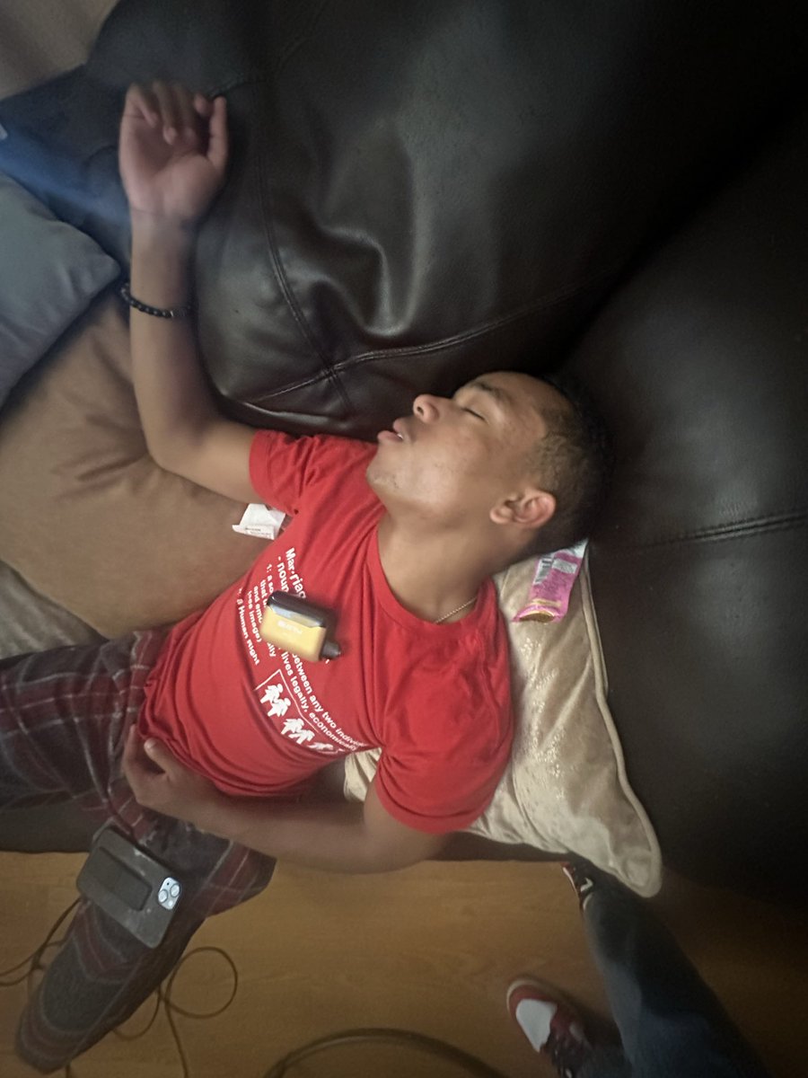 C H E E Z Y tweet media