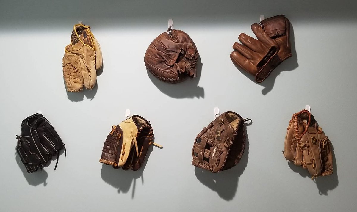 HuskeredupJaime's tweet photo. @tresamigos858 5 Generations of Gloves https://t.co/bq6OiF0OFm