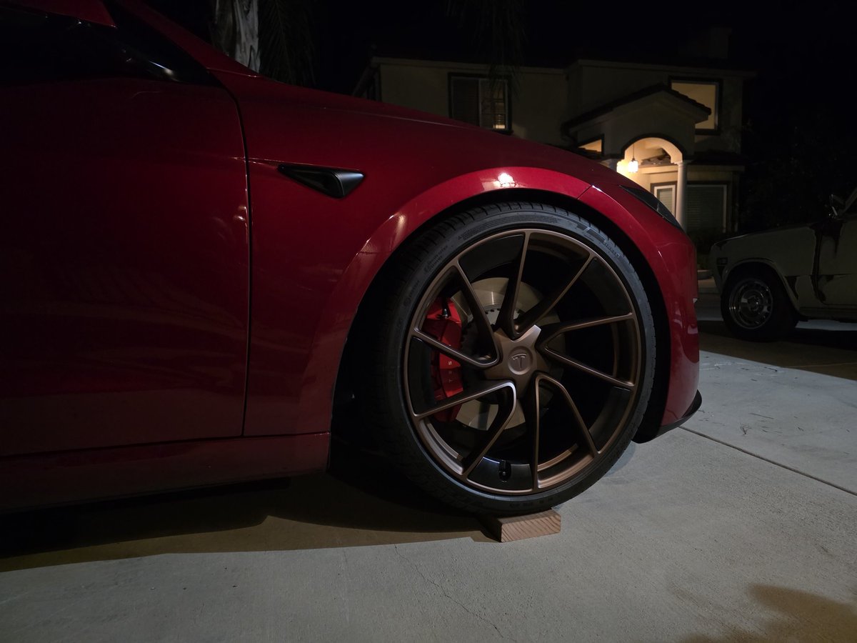 AlbertShak tweet media