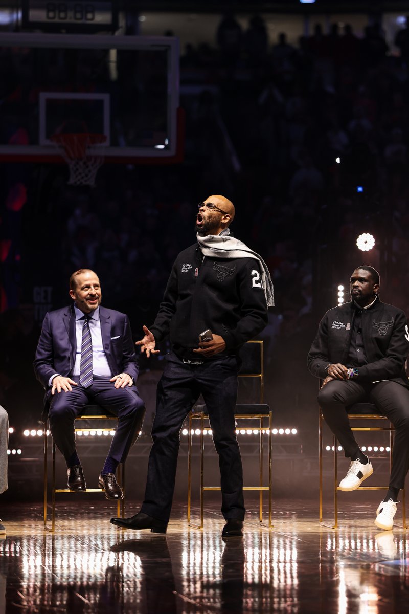 The last time @TajGibson was on United Center floor, he set the tone for Derrick Rose's jersey retirement 🫡
Tonight, he's back for his 17th NBA season.