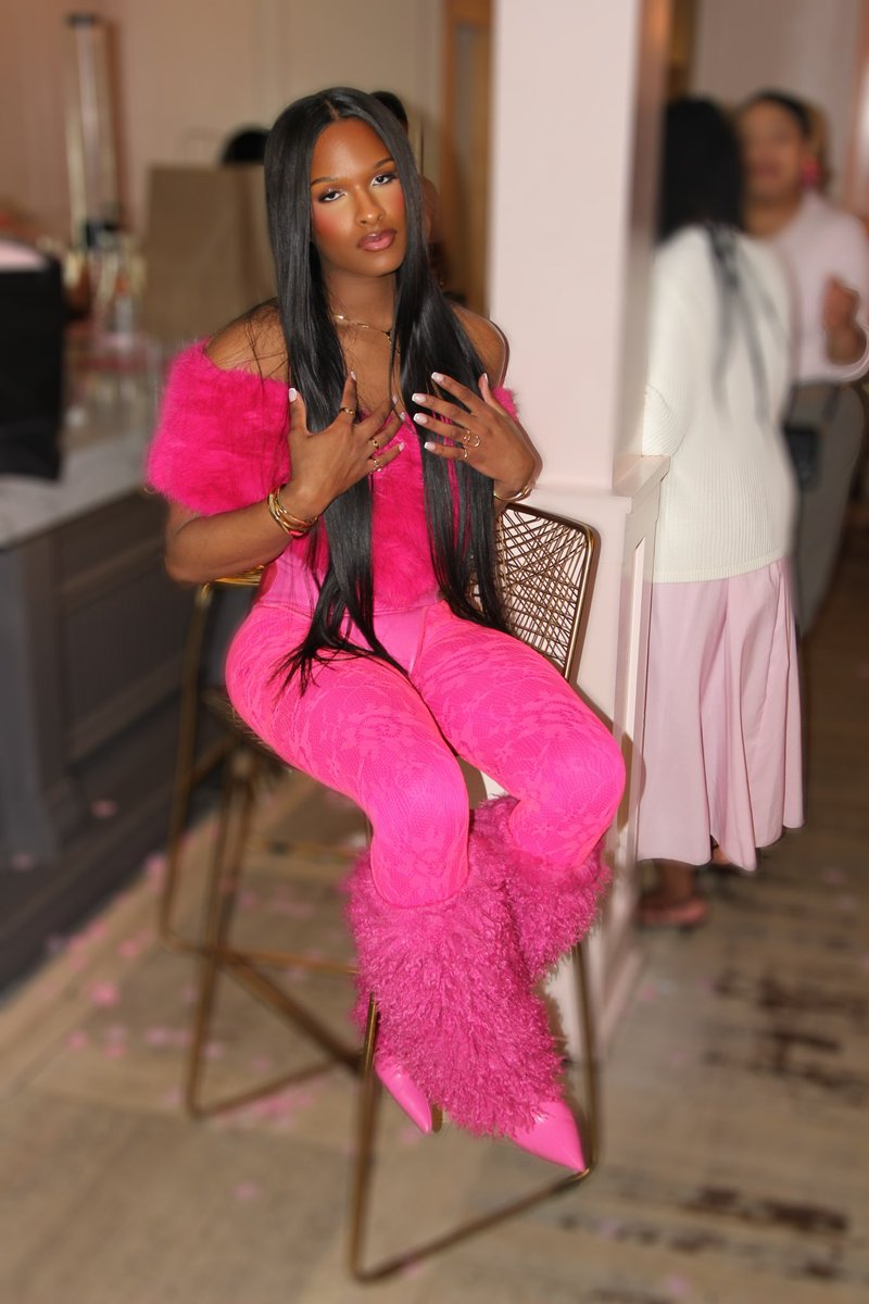 TomgirlJ's tweet photo. Pretty N Pink 💕 https://t.co/95jrSMKWG3