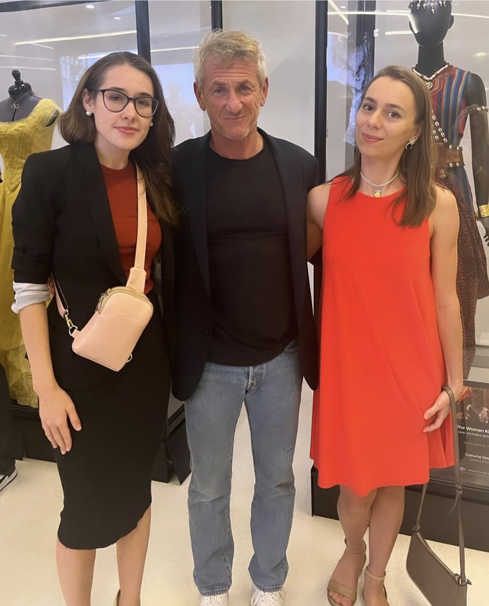 Ukrainians are sharing photos with Sean Penn today as a gesture of gratitude for his decision to go to Ukraine instead of attending the Academy ceremony to accept his Oscar. 

Personally, I’m very grateful to him for what he did for Ukrainian pilots Andrii Pilshchykov