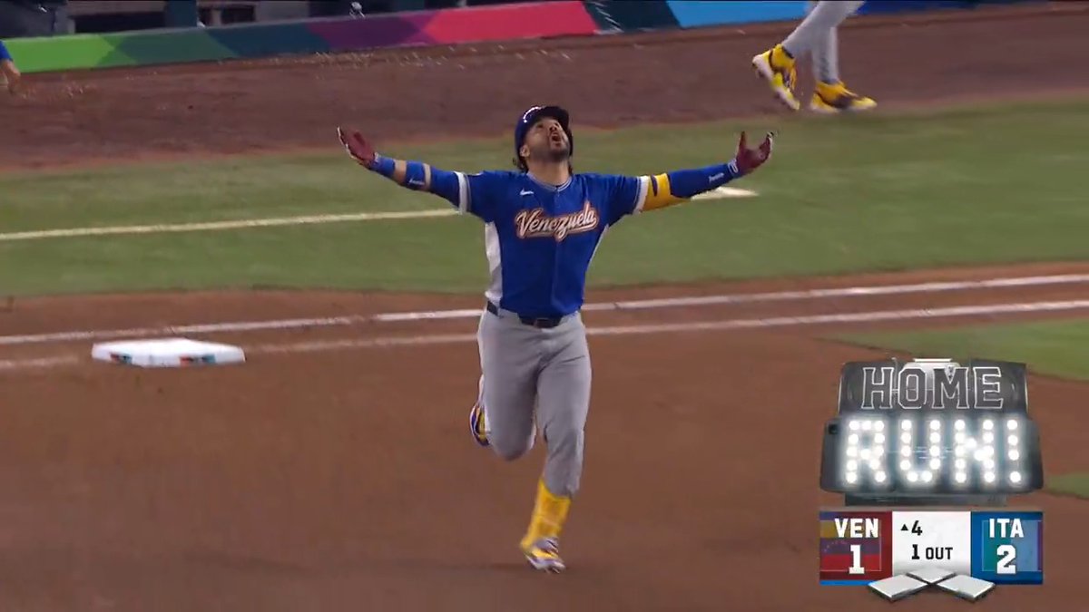 GENOOO! 

Eugenio Suárez has Team Venezuela on the board 💪 https://t.co/1RDLCG972G