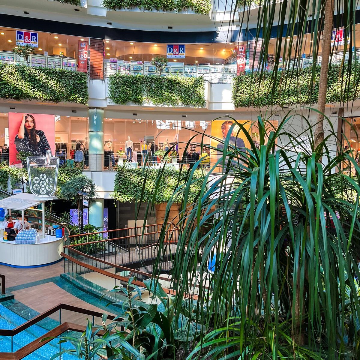 gundemio's tweet photo. Türkiye'de bazı AVM'lerin aylık kira gelirleri:

▬ Mall of İstanbul — 161 milyon TL / ay
▬ Akasya — 144 milyon TL / ay
▬ ANKAmall — 140 milyon TL / ay
▬ Panora — 82 milyon TL / ay
▬ Akmerkez — 79 milyon TL / ay https://t.co/hkVwDQPW2Y