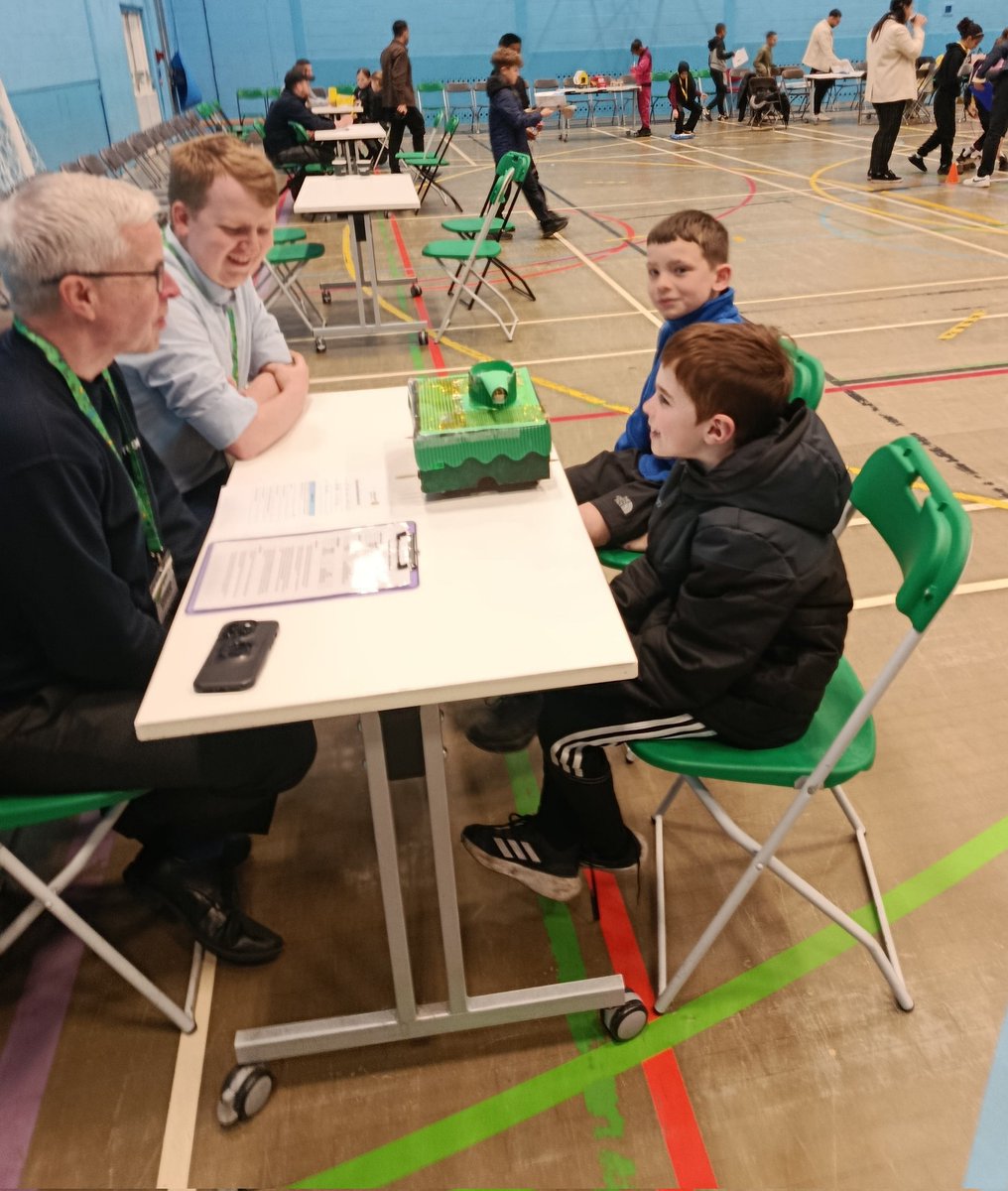 Light Oaks Junior School tweet media